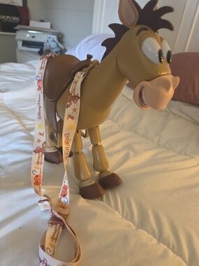 Brown Bullseye Popcorn Bucket – Toy Story